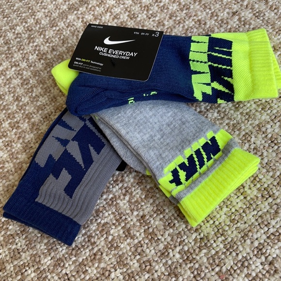 Nike Everyday Cushioned Crew Socks with Dri-Fit Technology, 3-pack - Picture 9 of 16
